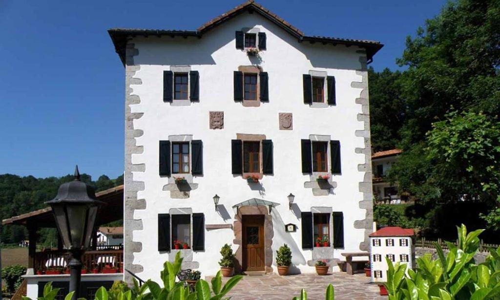 Hotel Rural Irigoienea Urdax エクステリア 写真